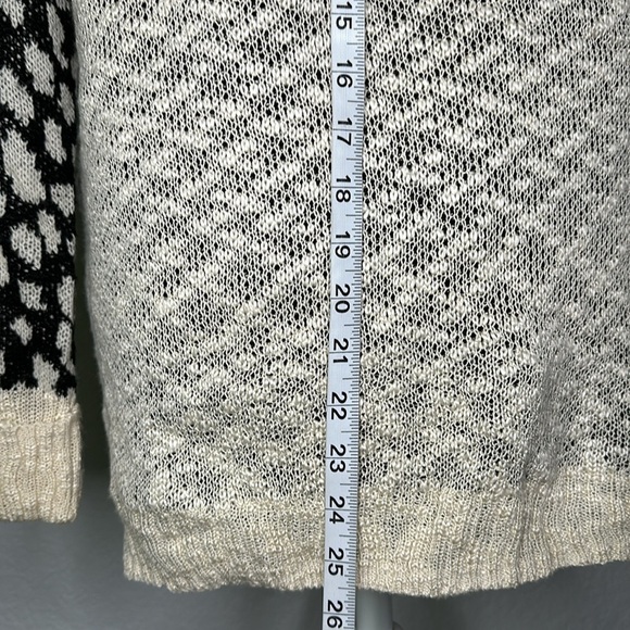 Romeo + Juliet Couture Giraffe Sweater Small - Picture 10 of 10